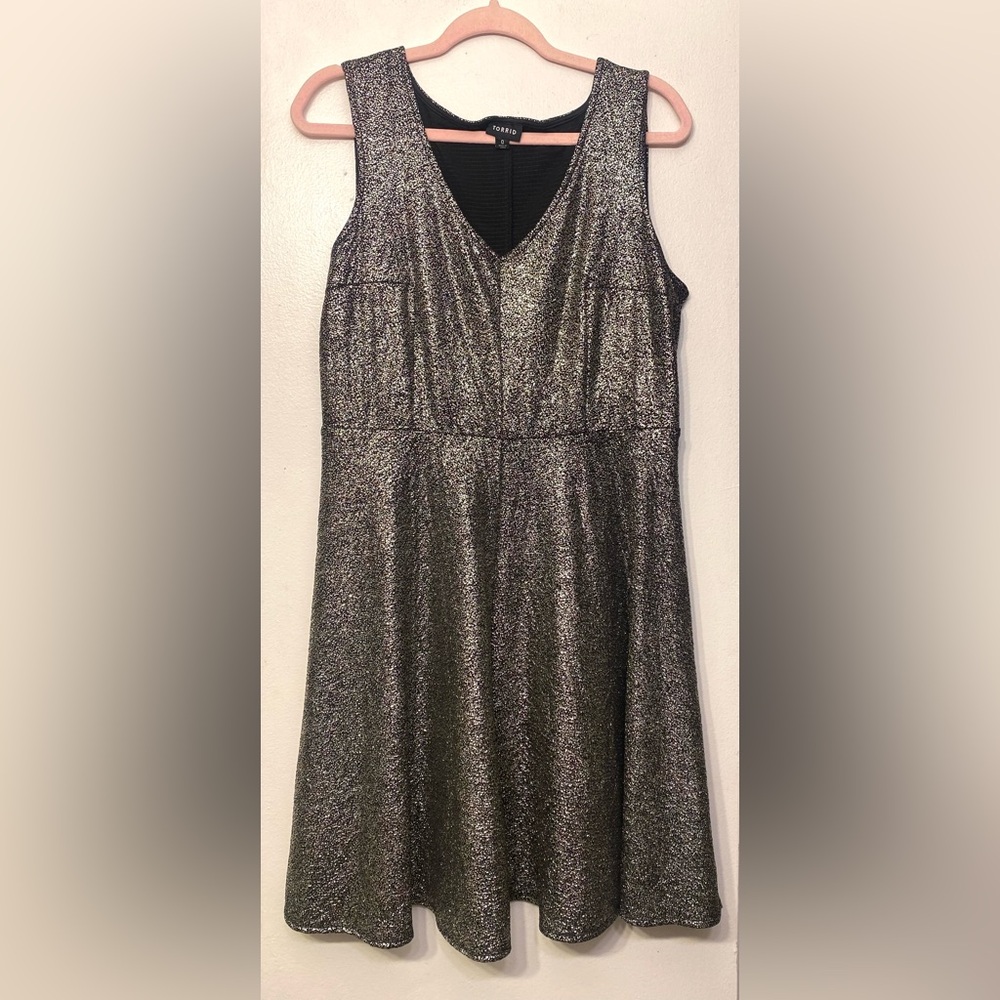 Torrid 0 Silver‎ Metallic Foil Textured Skater Sleeveless Party Dress Womens XL - Picture 3 of 9